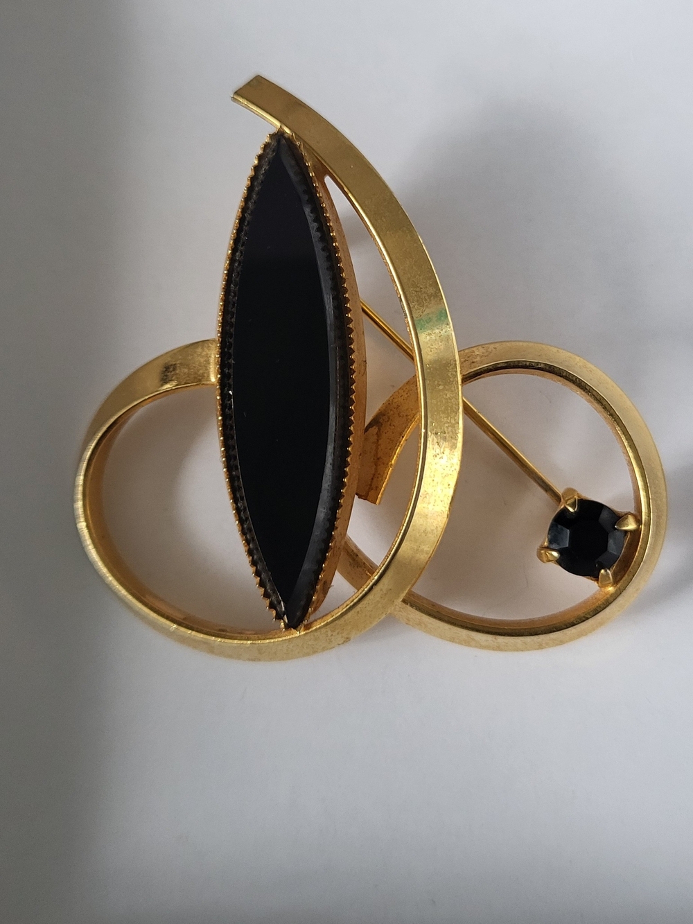 Vintage Art Deco Black Marquise Glass Stone Goldtone Brooch